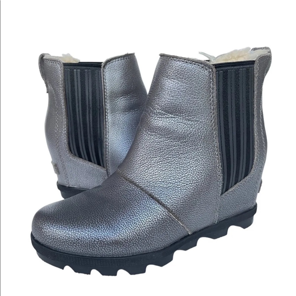 Sorel Joan Of Article Chelsea Silver Leather Wedge Pull On Bootie Sz 7